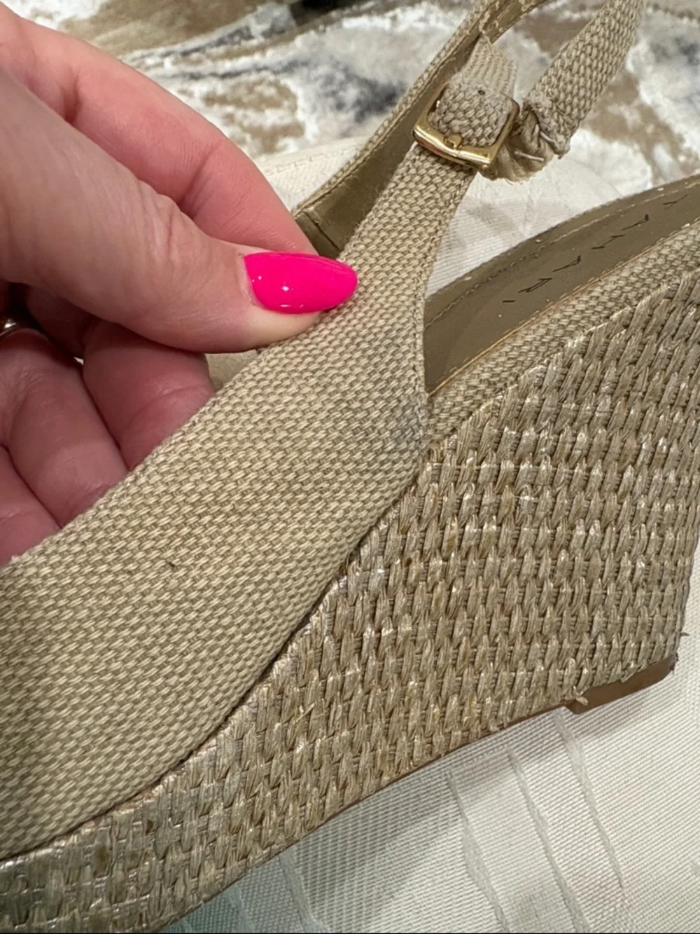 Tahari stylish slingback